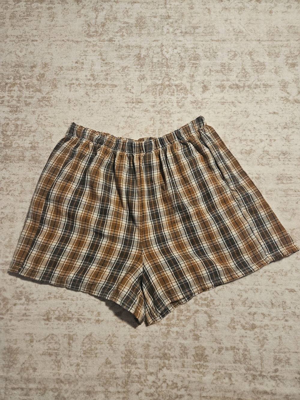 Women’s High Waisted Plaid Elastic-Waist Shorts in Brown